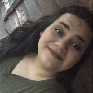 Meet your Posher, Destinee